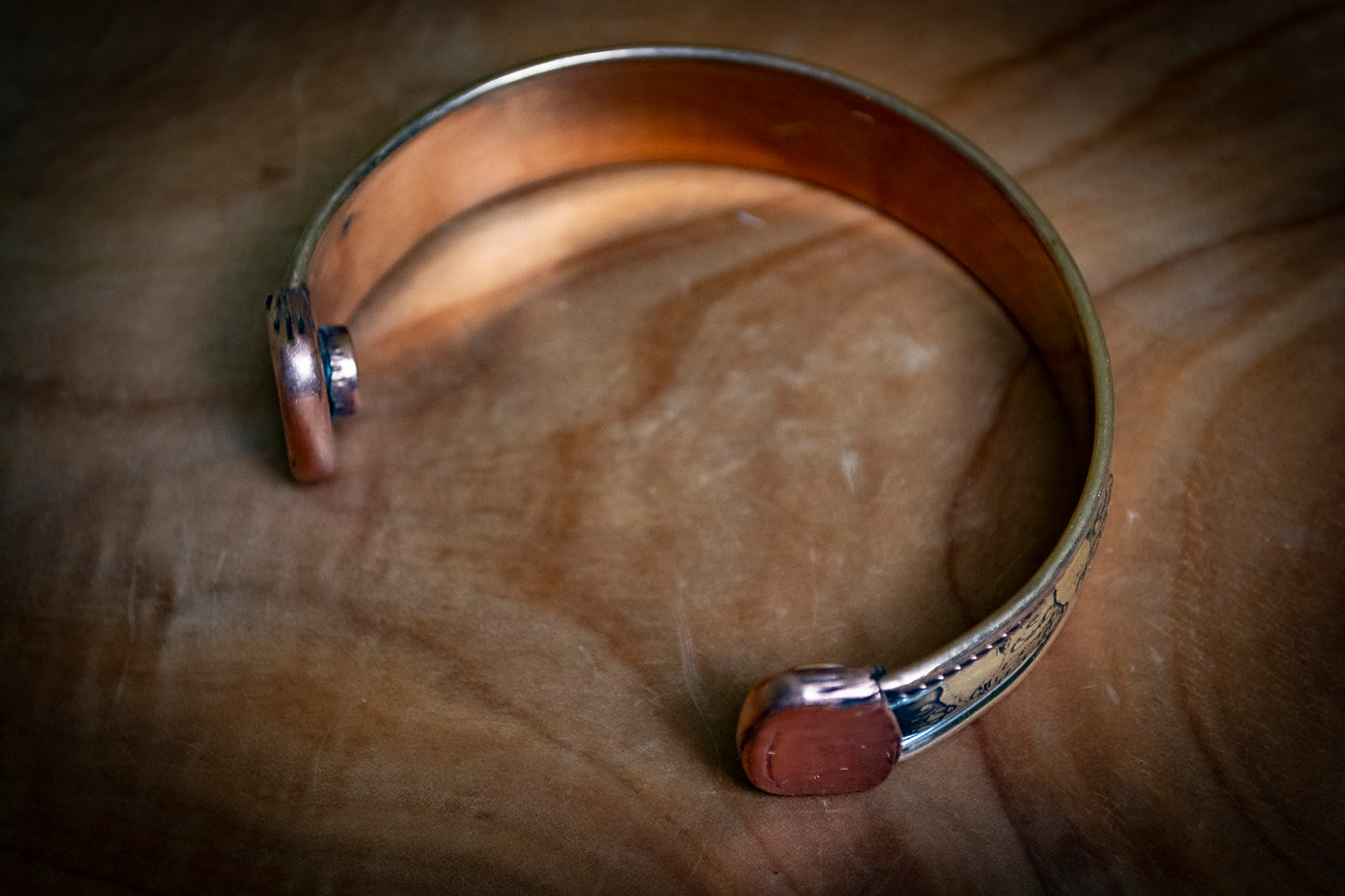 Patterned Tri-Metal Magnetic Cuff