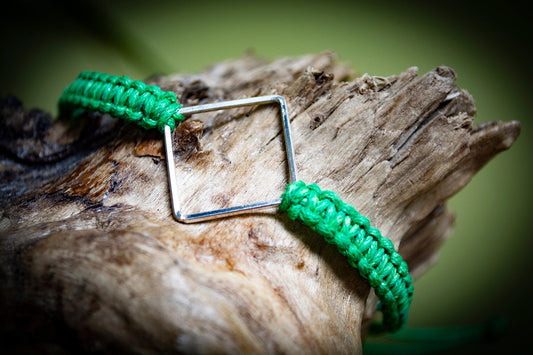Green Open Diamond Charm Hand-Woven Bracelet