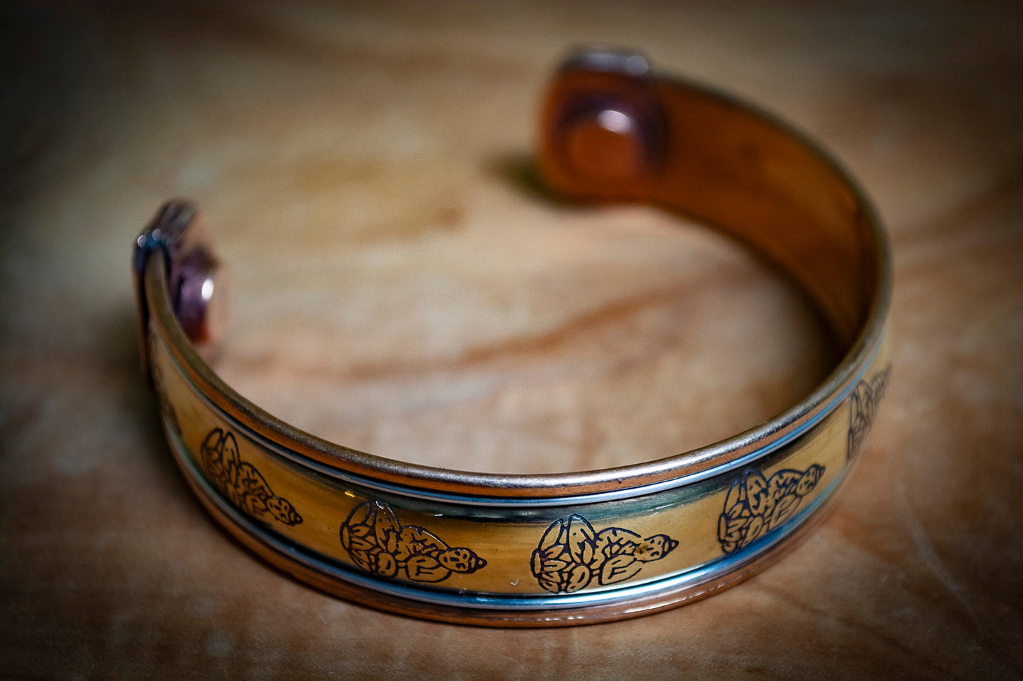 Patterned Tri-Metal Magnetic Cuff