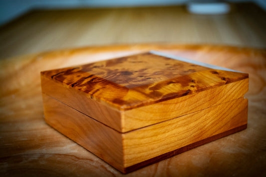 Thuya Wood Hinged Square Box