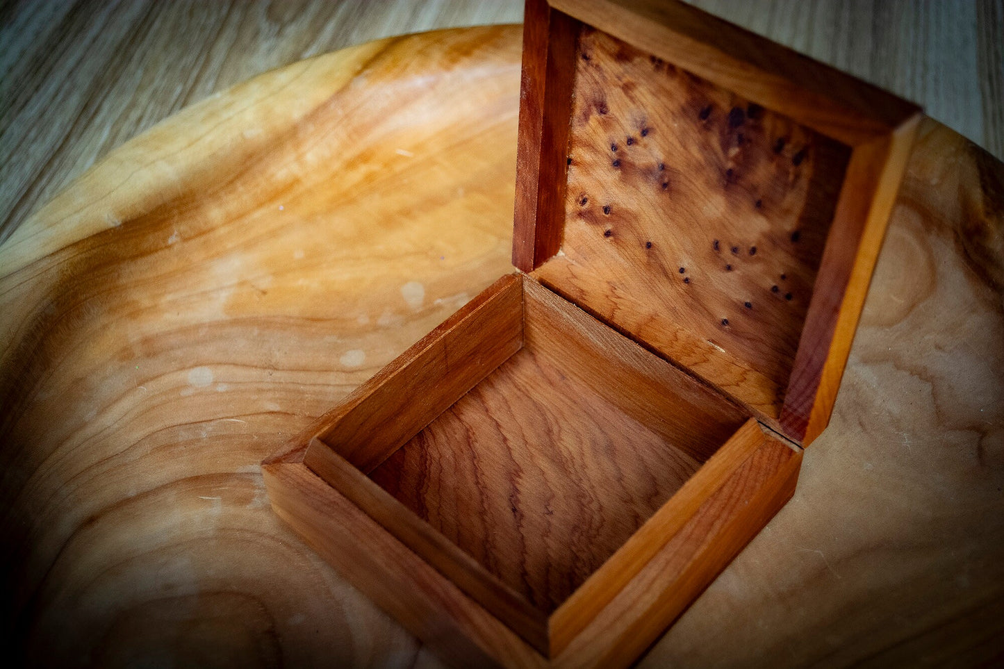 Thuya Wood Hinged Square Box
